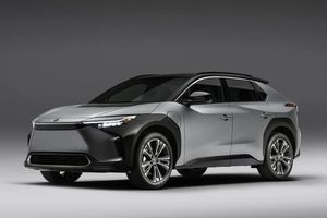 Coche SUV Eléctrico Usado Toyota BZ4X de Nueva Energía 2023, 4 Ruedas, Vehículos Eléctricos 2WD, Toyota BZ4X <span class=keywords><strong>Uniland</strong></span>, SUV Eléctrico Usado de 615KM - Product Image 4