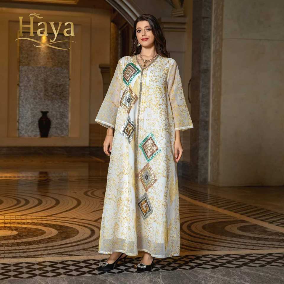 2026 Dubai de lujo blanco dorado estampado floral diamante lentejuelas vestido largo musulmán cuello en V manga campana modesto traje Abaya