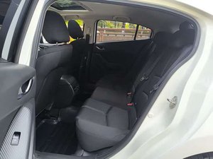 Mazda3 Axela 2017 Hatchback 1.5L Automatique Voiture d'occasion Bon état extérieur Prix abordable Conduite à gauche Émissions Euro V 5 places Grossiste Chine - Product Image 6