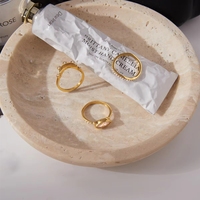 Minimalistischer 18K Vergoldeter Edelstahl Geometrischer Zirkonia-Ring Hypoallergener Schmuck für Frauen Maßgefertigt Großhandel OEM