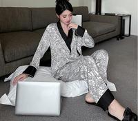 Pyjama en satin pour femmes RUIYI, luxueux, rayé noir et blanc, col en V, pour l'été/l'automne/le printemps, robe de nuit sexy pour filles tendance