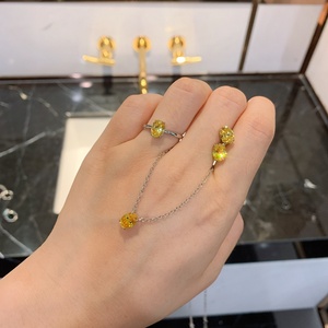 Juego de Aretes y Anillo Minimalistas, Delicados y Ecológicos, de Cobre, con Circonita Cúbica Amarilla Ovalada de 6*8MM, Elegante Juego de Joyería - Product Image 3