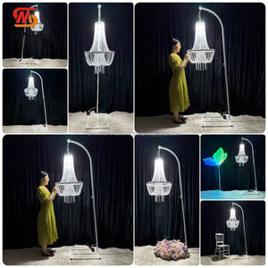 โคมระย้าลูกปัดอะคริลิครูปแบบเรียบพร้อมขาตั้งสำหรับทางเดินในงานแต่งงานและการตกแต่งเวที - Product Image 3