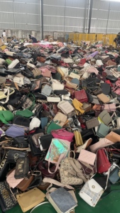 Sacs à main A ++ de marque de luxe d'occasion avec bandoulière Sacs à main pour dames à la mode Vente en gros de balles de seconde main Marque de luxe de créateur d'occasion - Product Image 6