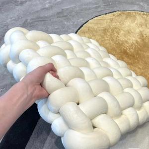 Cojín de asiento Lumbar de relleno de algodón PP respetuoso con el medio ambiente tejido cuadrado de <span class=keywords><strong>Caperucita</strong></span> Roja hecho a mano personalizable 100% poliéster - Product Image 1