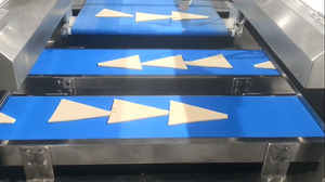 Machine de fabrication de croissants surgelés CE 40g, machine de mise en forme de rouleaux croissants crus, machine de boulangerie pour les entreprises - Product Image 3