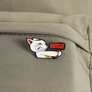 Broche en émail amusante Chat Anime, Chat Féroce Tenant un Sèche-Cheveux, Badge de Revers, Bijou de Mode, Cadeau pour Amis - Product Image 3