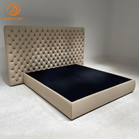 Meubles de villa haut de gamme, chambre à coucher, grand lit, lit en tissu, ensemble de meubles de chambre à coucher de luxe, lit king size en tissu capitonné