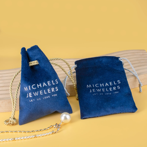 Bolsa de terciopelo suave azul oscuro de lujo personalizada con cordón, reciclable, para joyería, con logo. - Product Image 3