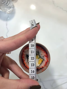 Boîte d'emballage ronde en papier pour <span class=keywords><strong>sushi</strong></span>, tube en papier de type poussoir pour <span class=keywords><strong>sushi</strong></span>, de qualité alimentaire, avec logo personnalisé, célèbre sur internet - Product Image 5