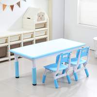 Ensemble de table d'étude pour tout-petits et ensemble de 4 chaises en bois réglable en hauteur meubles pour enfants facile à essuyer Graffiti bureau durable et élégant