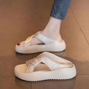 Nouvelles sandales compensées à plateforme pour femme, style été, légères, à enfiler, à bout ouvert, ornées de strass, motif léopard, imperméables, décontractées, pour la plage - Product Image 2