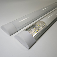 Lampe de purification LED IP44 pour salle blanche, prix usine, 2ft 4ft 5ft 18W 36W 72W, barre LED mince à montage en surface