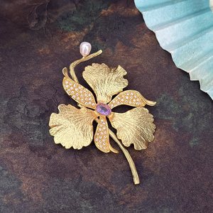 Broche de Flor de Orquídea Vefiery Jewelry, Chapado en Oro de 18K, Cobre con Piedras Preciosas Naturales (Amatista/Topacio), Cristal, Boda, Lujo, Estilo Oriental - Product Image 3