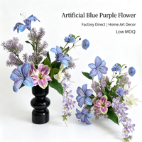 Composition florale artificielle esthétique pour la maison : Lys bleu-violet en fleurs, feuillage floral tombant, accent pour vase, décoration de table