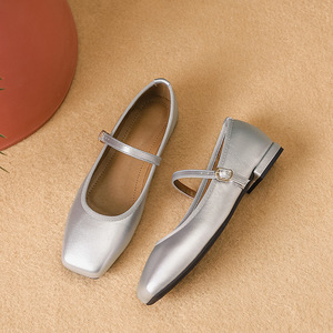 Xuanhui nuove <span class=keywords><strong>scarpe</strong></span> da ballo all'aperto da donna British <span class=keywords><strong>scarpe</strong></span> pieghevoli <span class=keywords><strong>tacco</strong></span> piatto décolleté da donna - Product Image 2