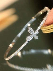 Pulsera de Diamantes Naturales Xinfly de 0.90ct con Diseño de Mariposa, Brazaletes Finos de Oro de 18K para Uso Diario, Ocasiones Formales, San Valentín, Aniversario - Product Image 4