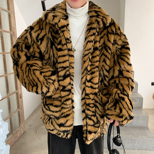 Kışlık Düşük Yaka Sıcak Kalın Palto Erkek Sokak Giyim Büyük Beden Oversize Leopar Desenli Suni Kürk Ceket - Product Image 1