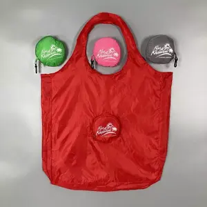 Foldable शॉपिंग बैग कस्टम पॉलिएस्टर पुनर्नवीनीकरण बैग मिनी Foldable सुविधाजनक ढोना बैग