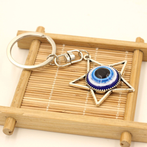 C&H Hamsa Hand Böser Blick Licht-Schlüsselanhänger Schützender Nazar Amulett UV-Bedruckter Silber-Kristall-Charm Metall Boho Ethnisches Glücksbringer-Geschenk - Product Image 4