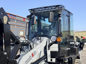 MR45-16 中国优质1500公斤小型反铲挖掘机装载机4x4带价格 - Product Image 6