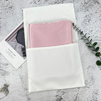 En gros, Pochette enveloppe de luxe élégante en satin de soie, réutilisable, avec rabat, pour cadeaux, faveurs de mariage et de fête, et rangement anti-poussière, personnalisable avec logo