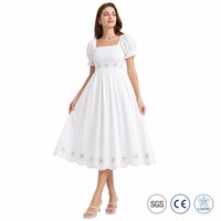 Robe Midi Femme Style Alpin Personnalisée en Voile de Coton 160 GSM avec Col Carré, Manches Bouffantes et Broderie Suisse Edelweiss – Vente en Gros