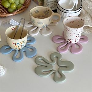 แผ่นรองแก้วซิลิโคนกันความร้อนลายการ์ตูนน่ารัก ดีไซน์สร้างสรรค์  ทันสมัยและเป็นมิตรกับสิ่งแวดล้อม  สำหรับโปรโมชั่นและใช้งานส่วนตัว - Product Image 2