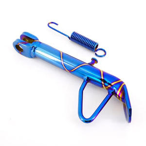 Accessoires de moto personnalisés, béquille latérale en titane colorée effet flamme, adaptée aux véhicules électriques et aux motos. - Product Image 1