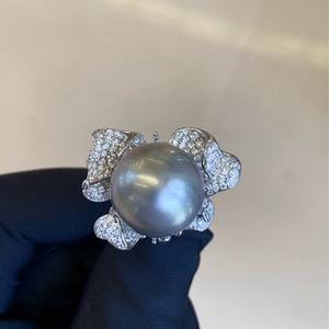 Bague en argent pur avec perle d'eau douce ronde de 13-14 mm, nœud, gris platine naturel, avec des anneaux de perles d'eau douce presque parfaits - Product Image 4