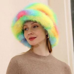 Sombrero de Pescador de Piel Sintética Personalizado al por Mayor para Mujer, Gorro de Invierno Cálido, Suave y Esponjoso, Informal para Viajes - Product Image 3