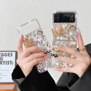Étui de téléphone portable d'écran pliant de couronne d'arc de strass de luxe pour Samsung ZFlip 7/6/5/4/3 couverture arrière antichoc faite à la main - Product Image 3