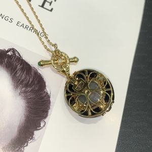 Ensemble de bijoux de luxe en coquillages et perles - Collier et boucles d'oreilles en perles d'eau douce de 8-9 mm - Product Image 5