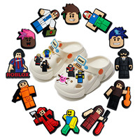 Vente en gros de breloques pour chaussures DIY accessoires PVC colle souple décoration caoutchouc matériau personnalisable Roblox décorations pour chaussures