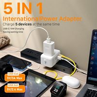 Adaptateur de voyage personnalisé Reisende avec logo, PD20W, 10A, 1 prise AC, 2 ports USB-A + 2 ports USB-C, mise à la terre standard IP11