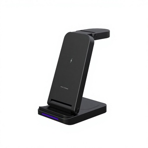 แท่นชาร์จไร้สายแม่เหล็ก 3-in-1 15W สำหรับ <span class=keywords><strong>iPhone</strong></span> หูฟัง และสมาร์ทวอทช์ พร้อมดีไซน์แนวตั้ง พับเก็บได้ - Product Image 1