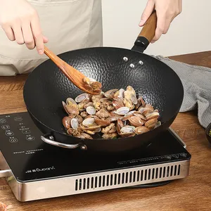 <span class=keywords><strong>Wok</strong></span> personnalisé poêle sans revêtement métal fond plat Type sans fumée martelé acier poêle à frire manche en bois fer <span class=keywords><strong>Wok</strong></span> - Product Image 2
