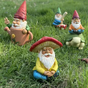New Design Cute Resin Craft Dwarf Ornaments Poly Resin Gnomes With Mushroom Garden Yard Decor Indoor And Outdoor Decoration