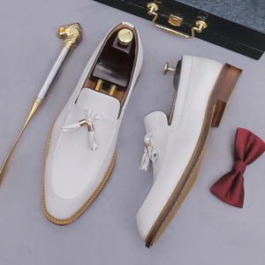 Zapatos formales de negocios para hombre, de cuero vacuno con flecos, estilo nuevo de verano, mocasines blancos, zapatos de cuero de una sola pieza - Product Image 5