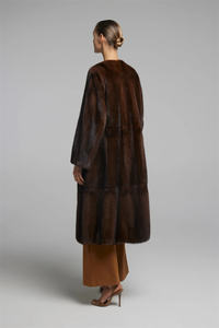 Dinamarca Fêmea Mahogany Mink Coat X-Long Inverno Sobretudo Custo da Pele de Vison com mangas compridas V Collar Mogno Cor - Product Image 3