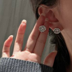 Pendientes de Plata de Ley S925 con Forma de Corazón, Estilo Vintage, Diseño Geométrico Irregular Simple, Venta al por Mayor - Product Image 2