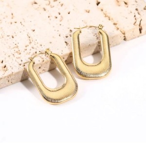 Pendientes de anillo de oreja grande con temperamento de personalidad de oro de 18 quilates de acero inoxidable Retro de estilo de Hong Kong, pendientes rectangulares ligeros de lujo - Product Image 4