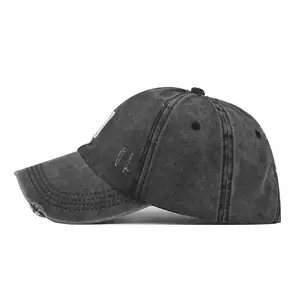 قبعة بسعر مخفض من سوق البيع بالجملة للجنسين قابلة للتعديل بلون سادة قبعة بيسبول مطرزة بالشعار