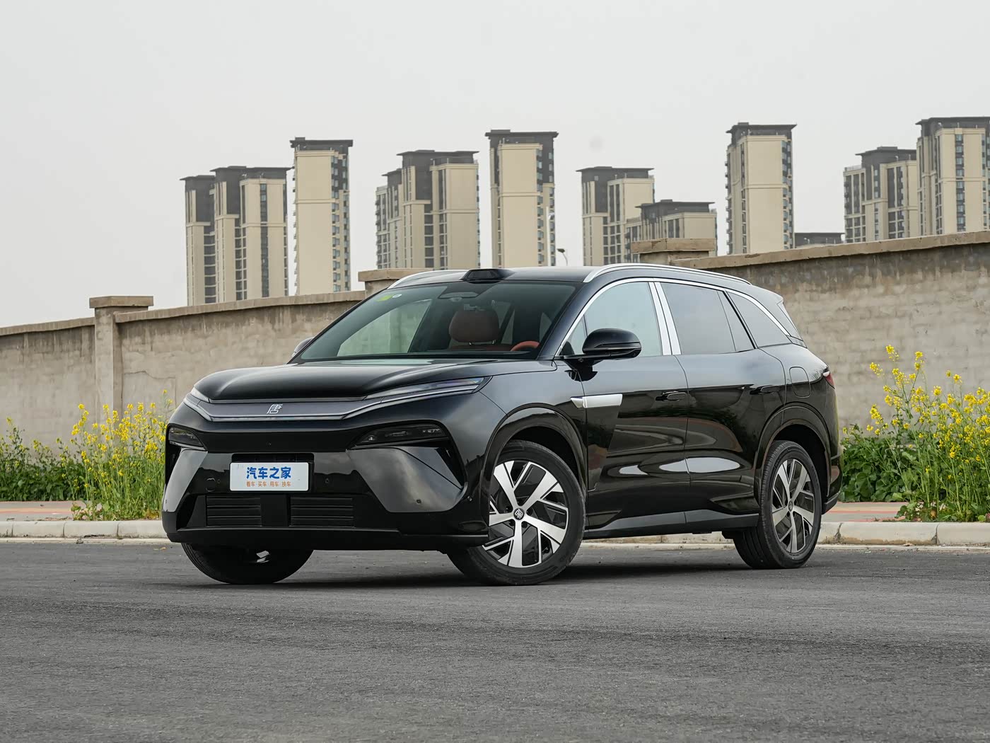byd tang l ev 2025 flagship
