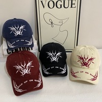 Gorra de algodón lavado con patrón de llamas Y2K, estilo casual, para uso diario y viajes, con logo personalizado, protección UV, accesorio para la cabeza multicolor.