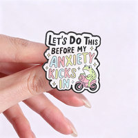 Badge en émail duo avec slogan anti-anxiété pour veste, sac ou revers