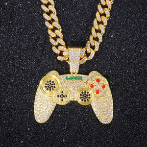 Bijoux en laiton Hiphop avec pendentif complet de console de jeu <span class=keywords><strong>Moissanite</strong></span> chaîne cubaine rétro adaptée aux unisexes avec un style unique - Product Image 3