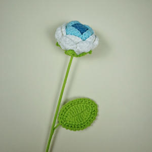 ช่อกุหลาบประดิษฐ์ทำจากเส้นด้ายขนสัตว์ก้านกุหลาบถักโครเชต์ - Product Image 6