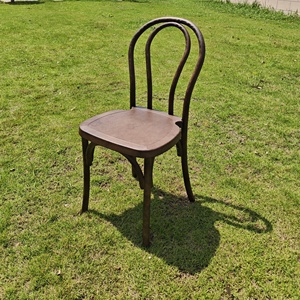 Silla de madera curvada de resina apilable al aire libre para Banquete de boda de hotel restaurante <span class=keywords><strong>vintage</strong></span> moderno con grano de madera - Product Image 1