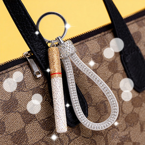 Porte-clés scintillant en strass pour cigarettes, breloque de sac en cristal entièrement ornée de diamants, pendentif de voiture, porte-clés tendance TikTok - Product Image 5